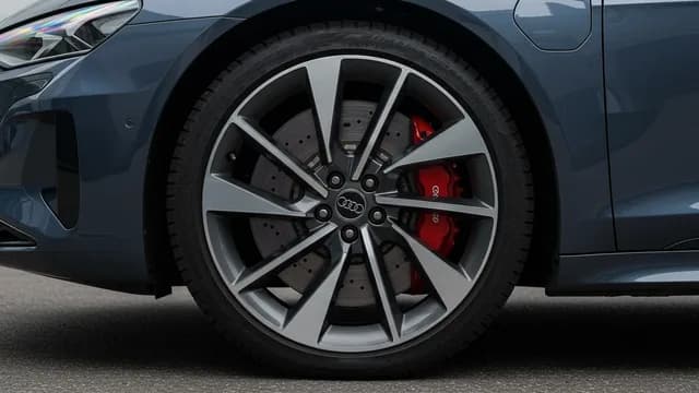 2025 Audi e-tron GT — 2025 Audi e-tron GT manufacturer_communication
