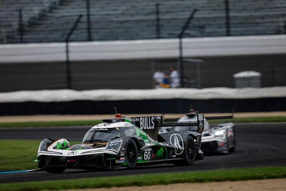 #60: Acura Meyer Shank Racing w/Curb Agajanian, Acura ARX-06, GTP: Tom Blomqvist, Colin Braun