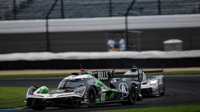 #60: Acura Meyer Shank Racing w/Curb Agajanian, Acura ARX-06, GTP: Tom Blomqvist, Colin Braun