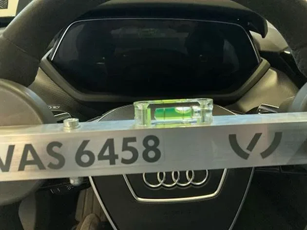 2021 Audi e-tron — manufacturer_communication document image 2