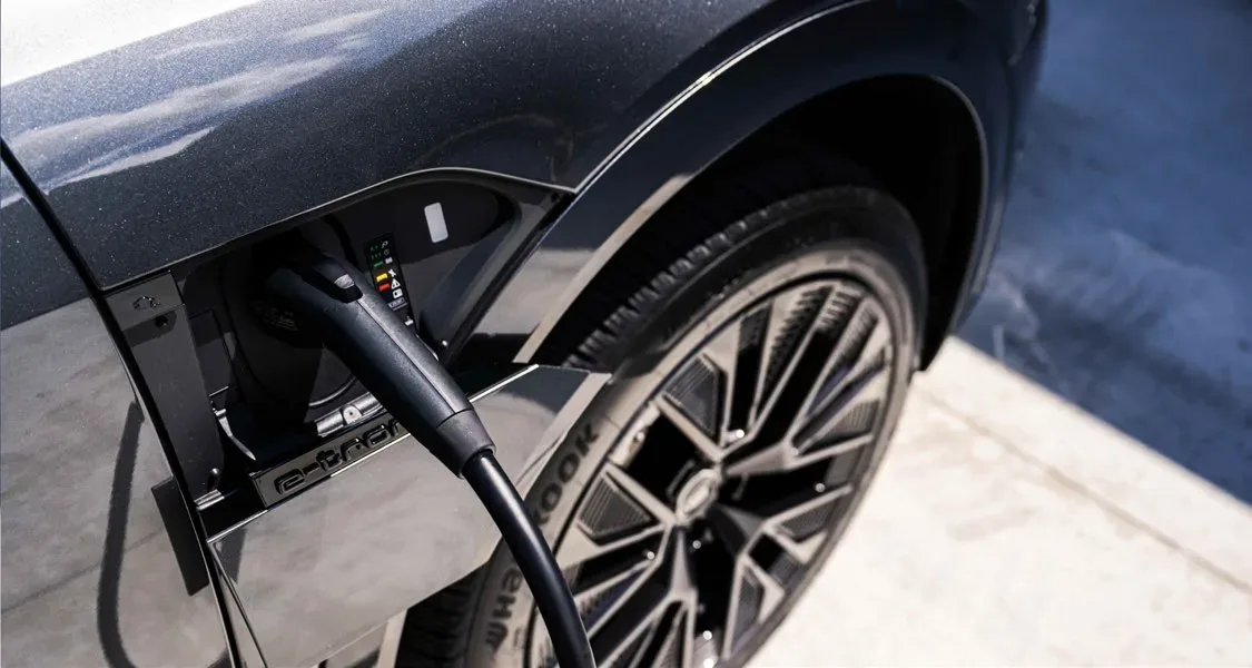 2023 Audi e-tron — manufacturer_communication document image 2