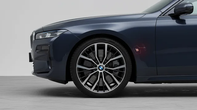 2023 BMW i7 — 2023 BMW i7 manufacturer_communication