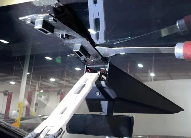 2024 TESLA Cybertruck — manufacturer_communication document image 16