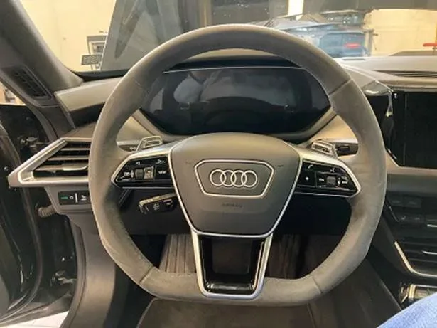 2021 Audi e-tron — manufacturer_communication document image 3