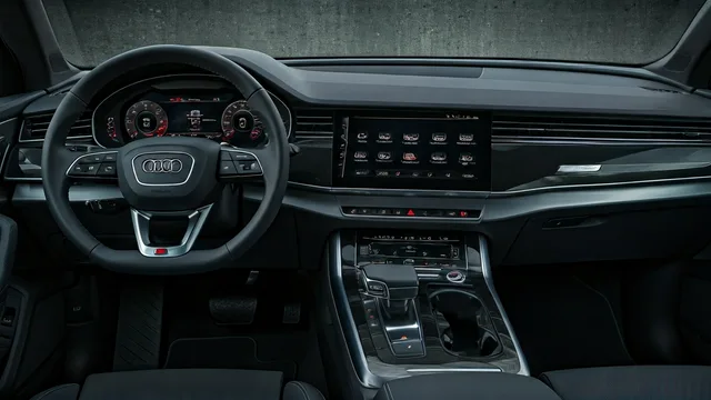 2022 Audi Q8 — Audi SOS emergency call warning