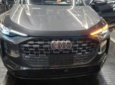2025 Audi Q5 — manufacturer_communication document image 2