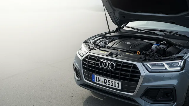 2024 Audi Q5 e — Audi Q5 e engine warning lamp