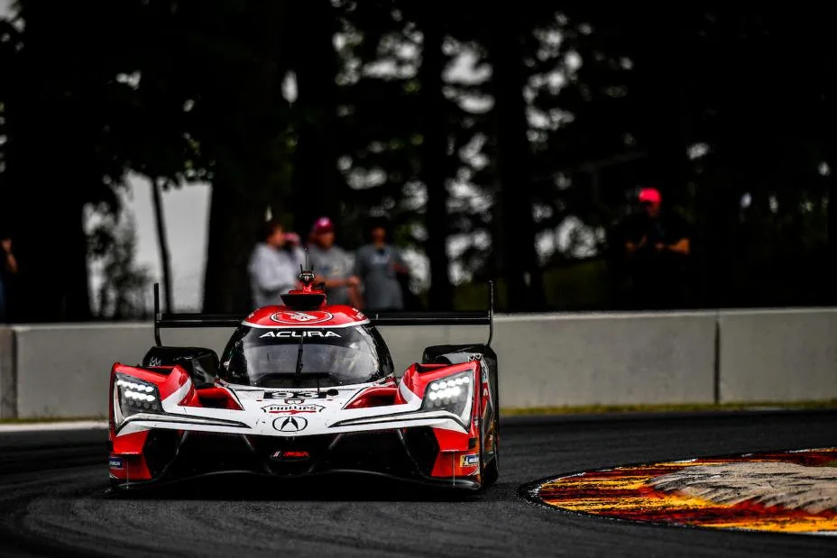 #93: Acura Meyer Shank Racing w/Curb Agajanian, Acura ARX-06, GTP: Renger van der Zande, Nick Yelloly