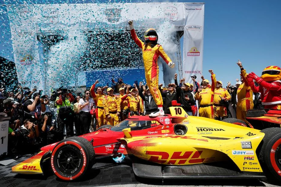 #10: Alex Palou, Chip Ganassi Racing Honda on the podium