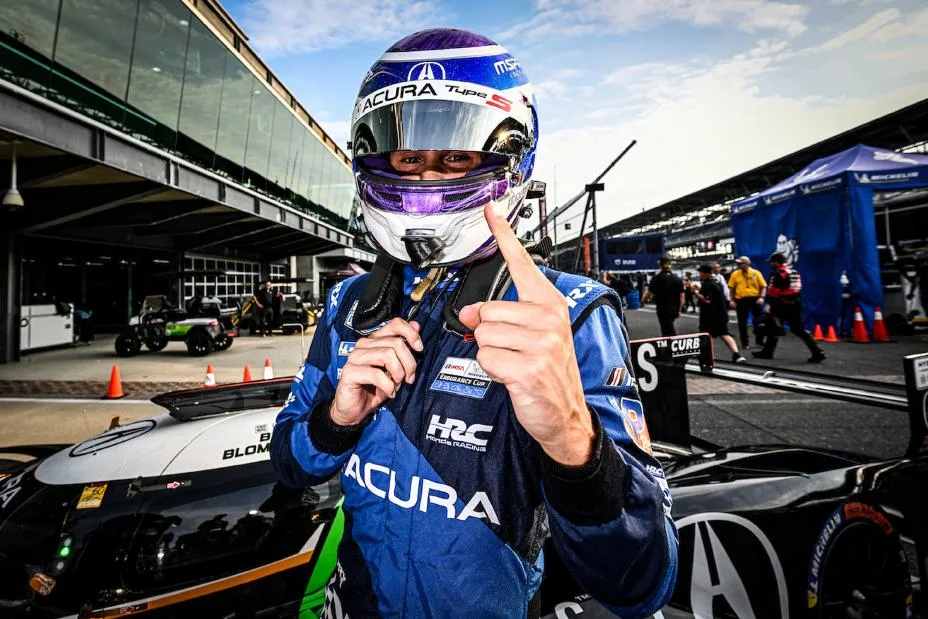 #60: Acura Meyer Shank Racing w/Curb Agajanian, Acura ARX-06, GTP: Tom Blomqvist, Colin Braun, Motul Pole Award