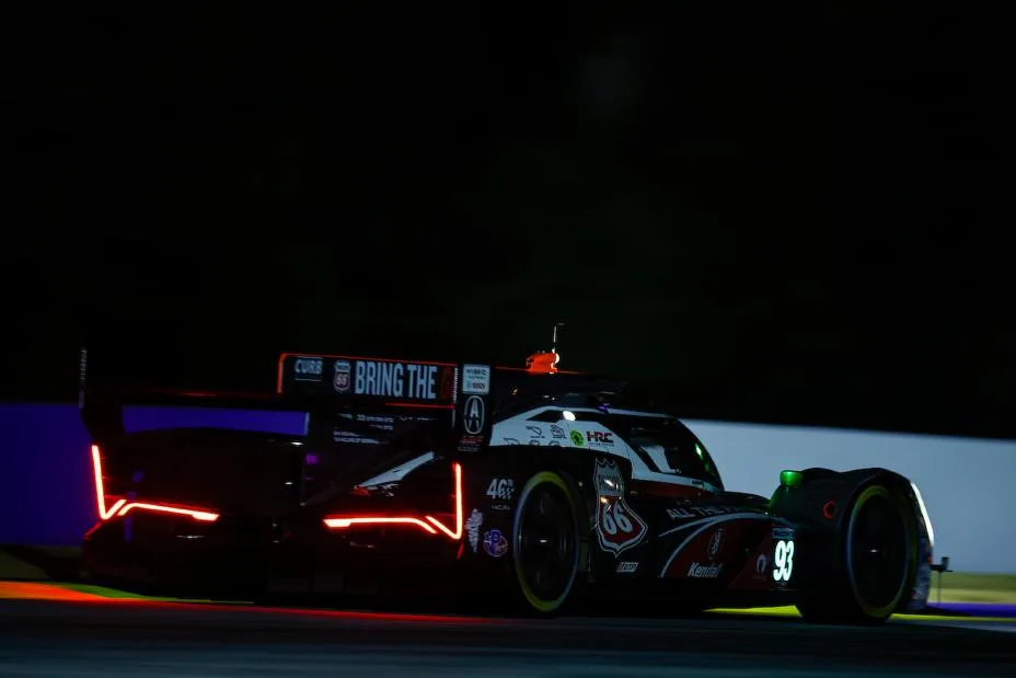 #93: Acura Meyer Shank Racing w/Curb Agajanian, Acura ARX-06, GTP: Renger van der Zande, Nick Yelloly, Alex Palou