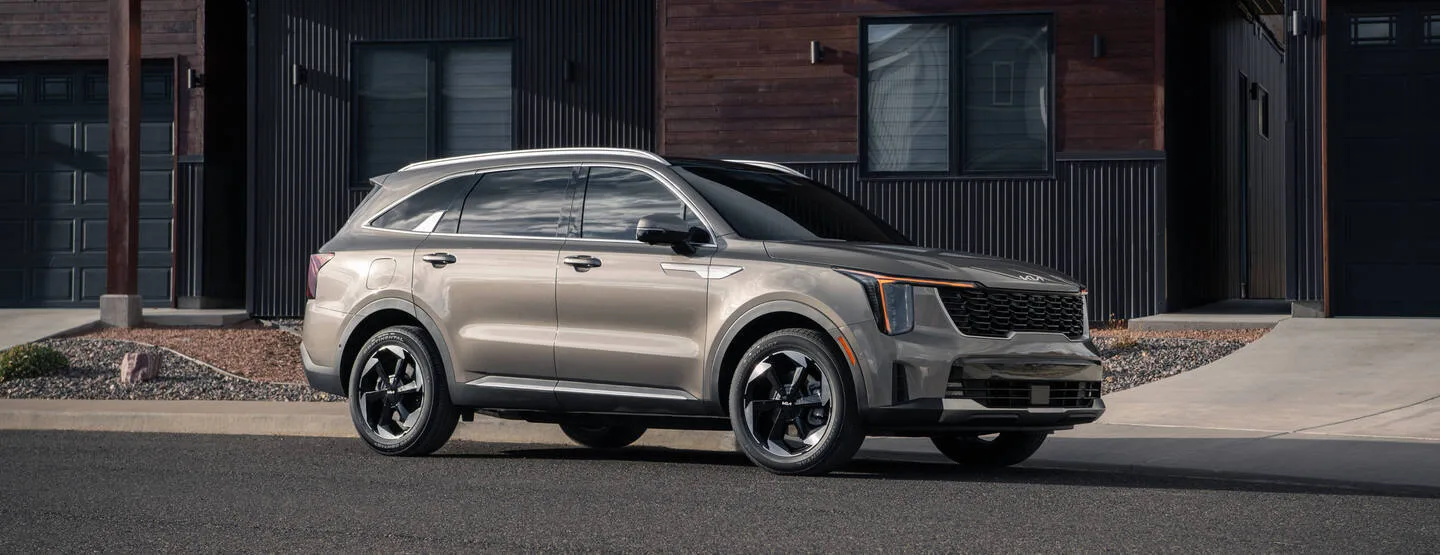 KIA ANNOUNCES PRICING FOR 2027 SORENTO PHEV