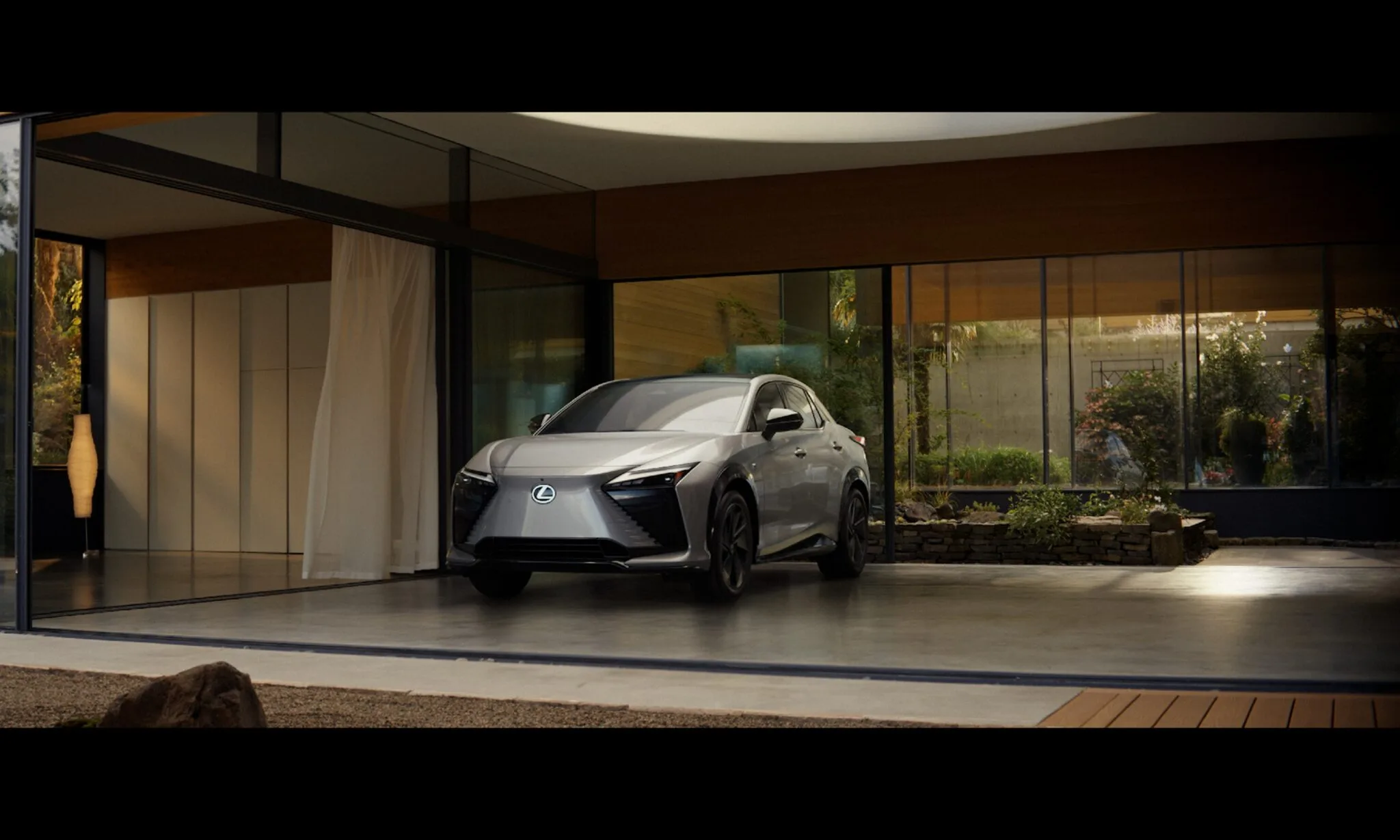 “The Standard of Amazing: Electricity at Its Finest” Highlights Electrified Lexus Vehicles