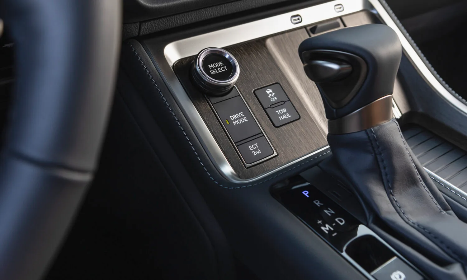 2027_Lexus_GX_Luxury_EminentWhitePearl_09