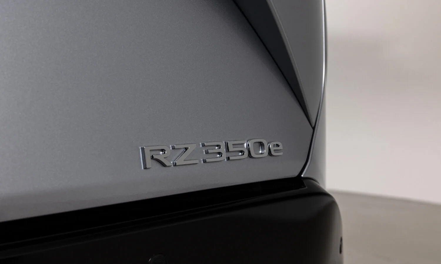 2027_Lexus_RZ_350e_02