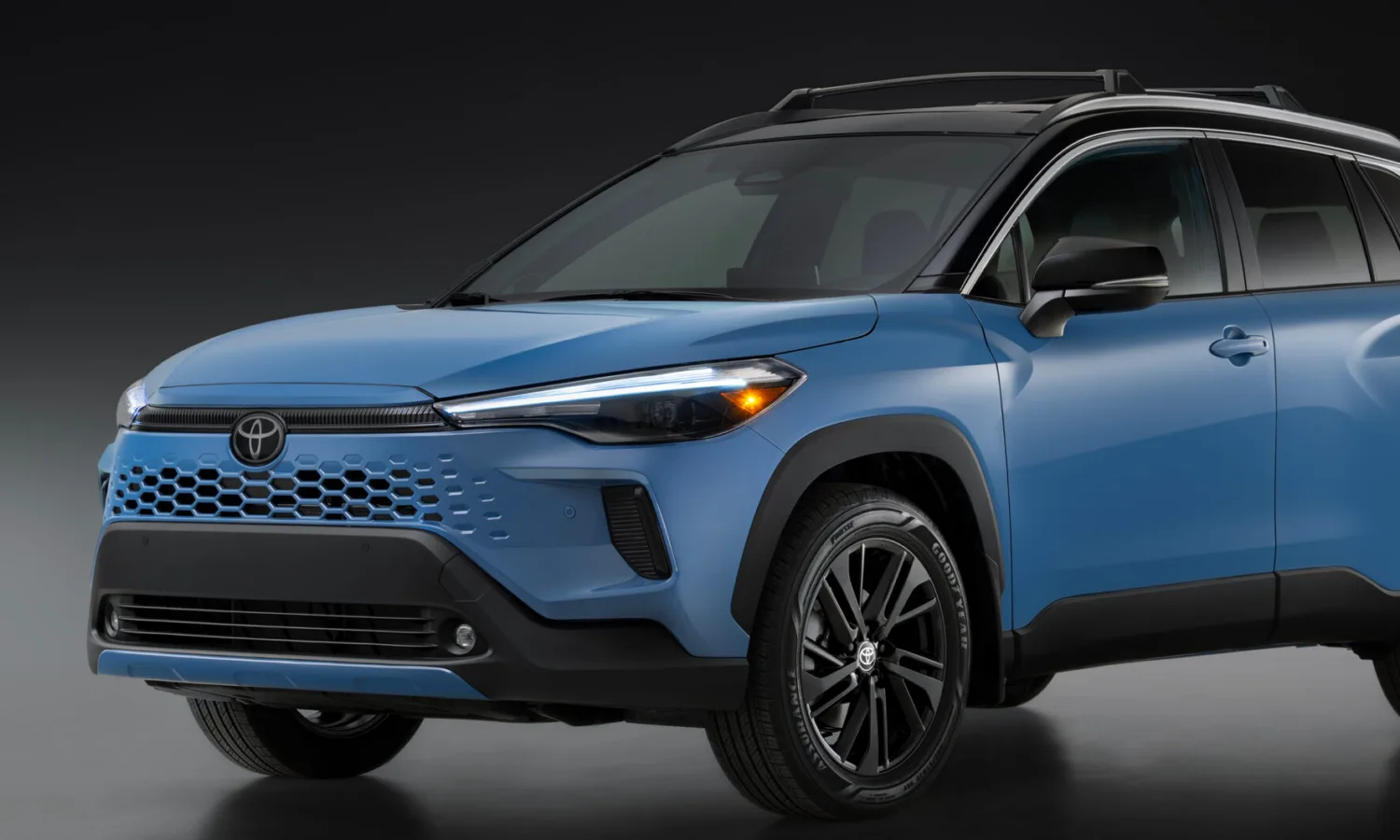 Toyota_2027_Corolla-Cross-Hybrid_XSE_001