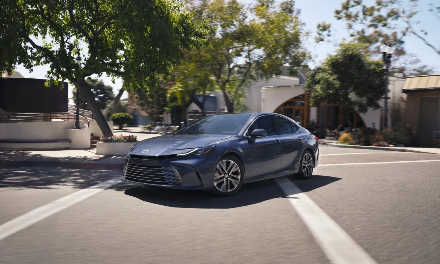 2027_Toyota_Camry_009